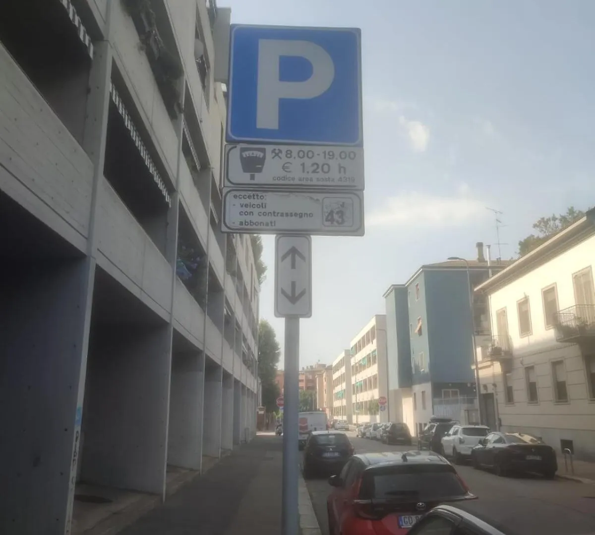 Giardino Terrazzo Privato Bilocale Moderno Vicino Metropolitana Comodo Per Niguarda E Centro Milano 0*,  Italia
